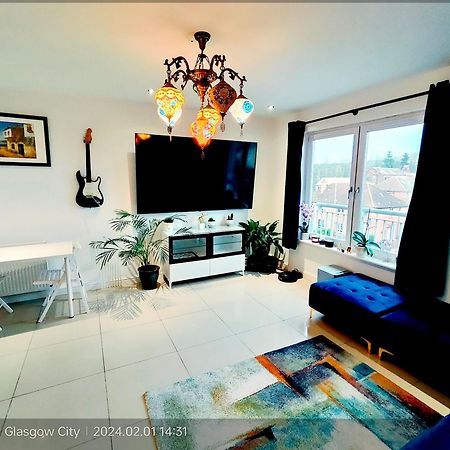La Casita, Your Home Away From Home - Free Parking Glasgow Bagian luar foto