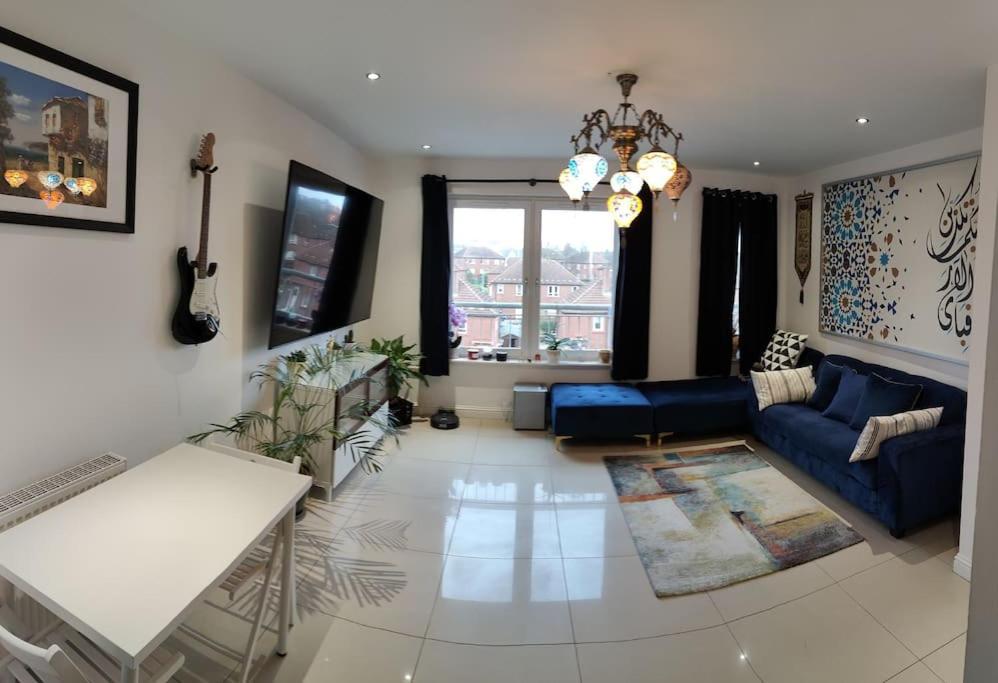 La Casita, Your Home Away From Home - Free Parking Glasgow Bagian luar foto