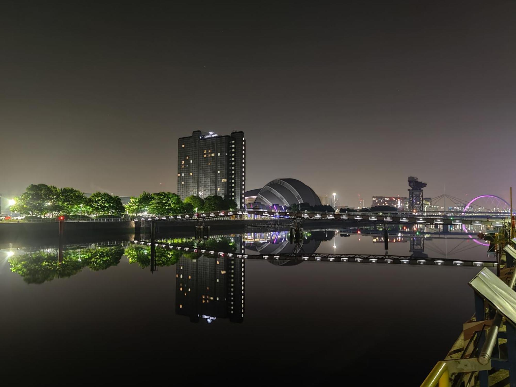 La Casita, Your Home Away From Home - Free Parking Glasgow Bagian luar foto
