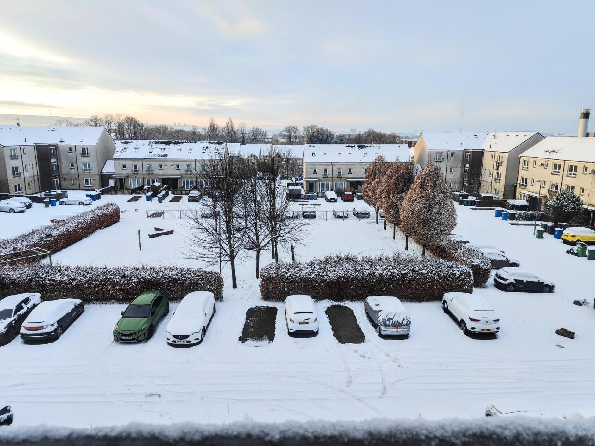 La Casita, Your Home Away From Home - Free Parking Glasgow Bagian luar foto